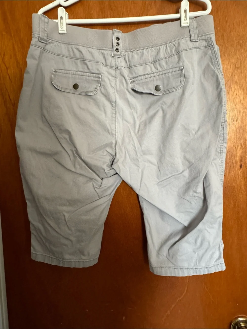 Women's Light beige Cargo Shorts — Comfortable Everyday Fit